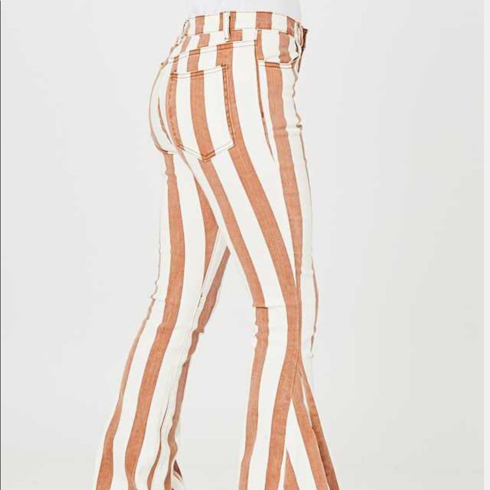 🌟FLASH SALE🌟 “SWEET JANE” Bell Flare Jeans - Picture 9 of 14